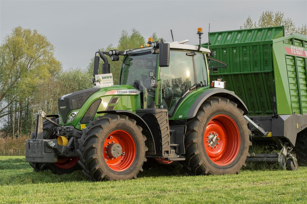 Fendt Loonbedrijf BMWW Uit Nijkerkerveen Met Nieuwe Fendt 724