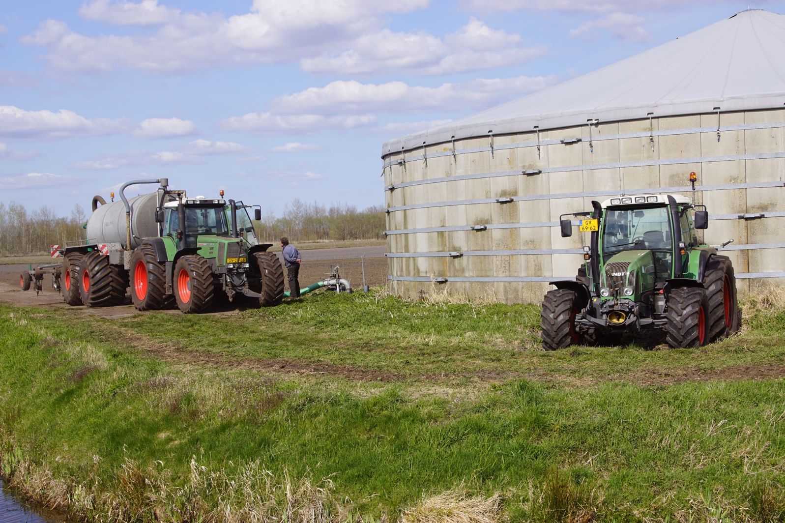 Fendt Met Fendt Vario Favorit Bouwland Bemesten Trekkerweb Nl