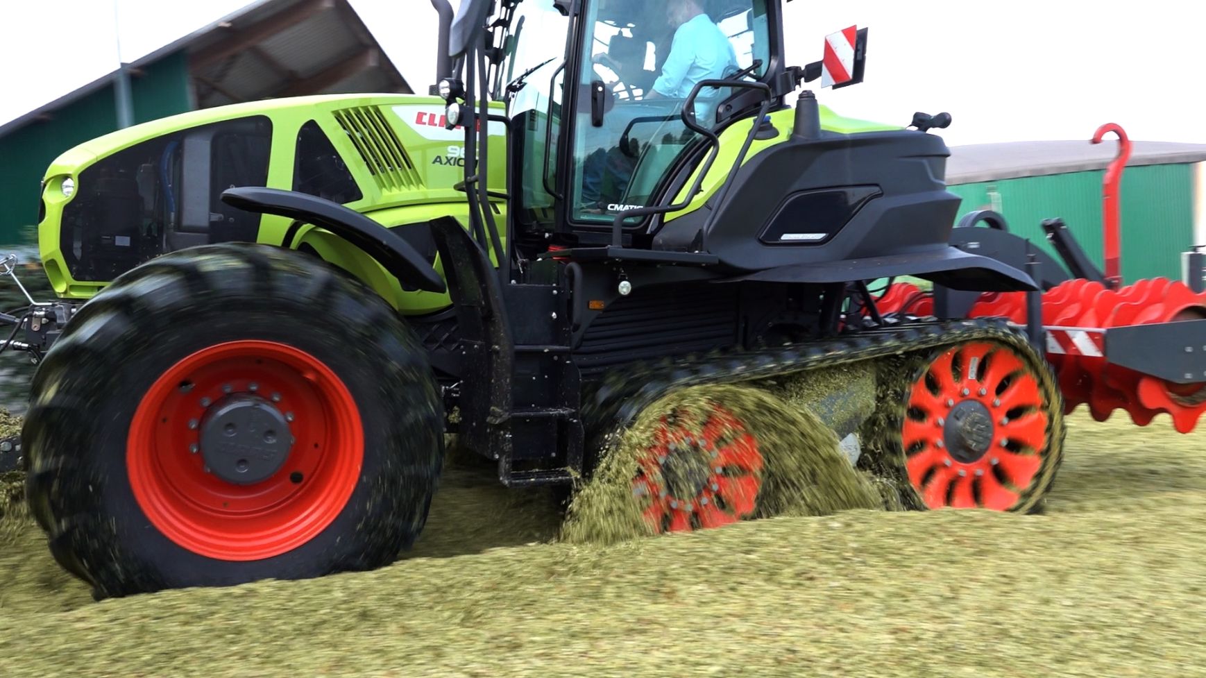 CLAAS Claas Axion 960 Terra Trac op de maïsbult Trekkerweb nl