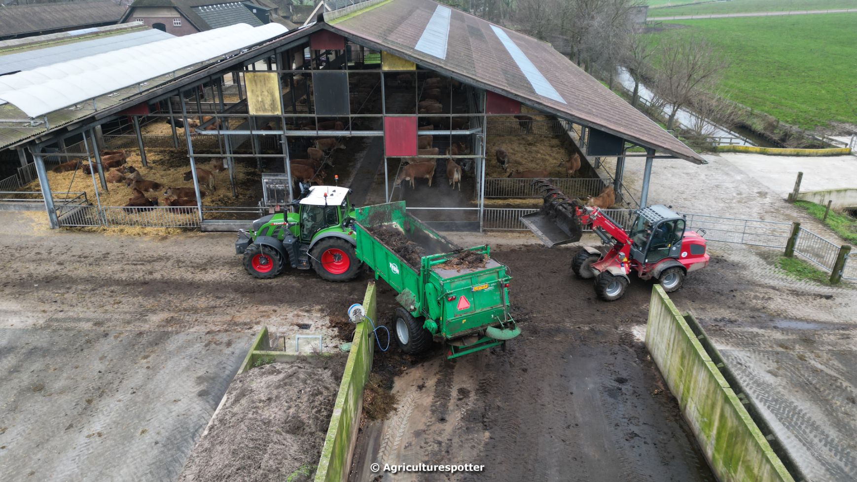 Fendt Vario Met Tebbe Meststrooier Trekkerweb Nl