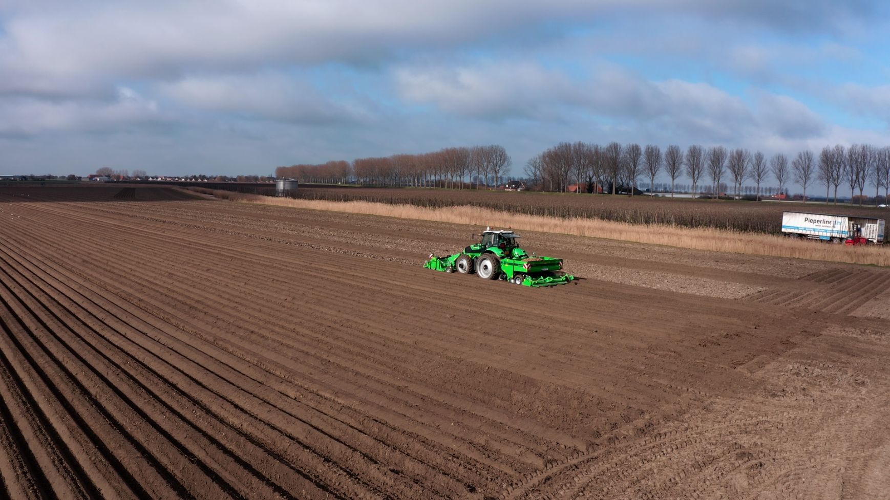 Avr Video Eerste Aardappelen Gaan Grond In Met Nieuwe Avr