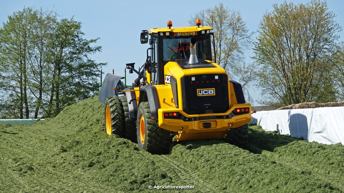 New Holland New Holland Fr Van Loon En Grondverzetbedrijf Nap Vof