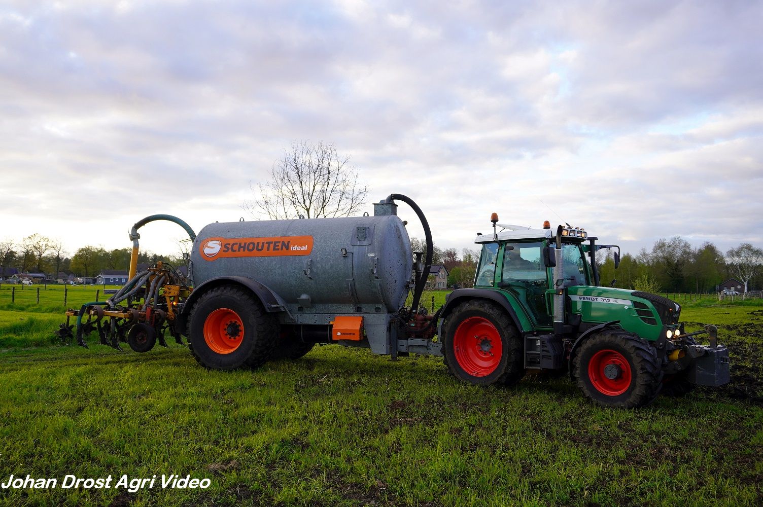 Schouten Fendt 312 Vario TMS En Schouten Ideal Mesttank Trekkerweb