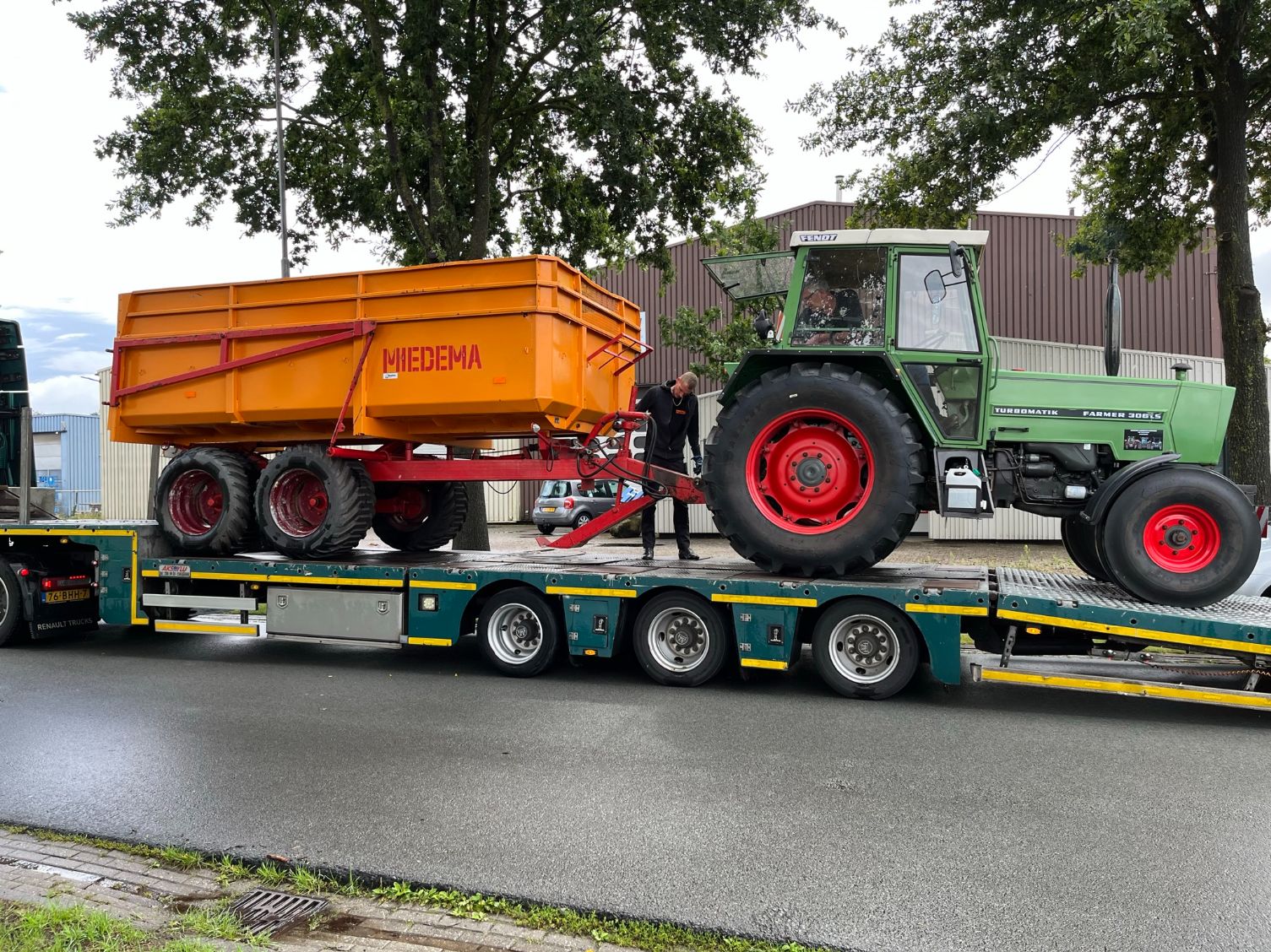 Video Miedema HST 80 Afgeleverd Door Postma Transport Uit Grijpskerk