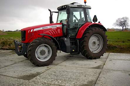 F 6465 Dyna- 6 - Motor: 6- cilinder SISU - Vermogen: 132 pk - Transmissie: MF Dyna- 6 powershift met autodrive