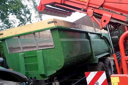 Een kipper met schot hoogte van 3.35 is nu nog prima te laden.