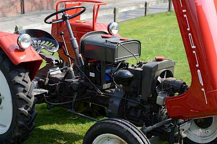 De Lindner Junior heeft een 1-cilinder tweetakt dieselmotor.