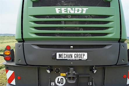 Nieuwe achterbumper met grote opbergruimte links voor bijvoorbeeld gereedschappen en links een goede toegankelijkheid tot de accus en massaschakelaar.