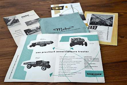 Dit zijn de enige overgebleven folders van de Mebo-trekkers en werktuigen. Schoorl kreeg ze van een dochter van Gerrit Meereboer.