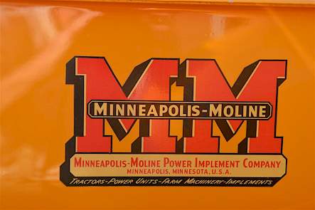 Het fraaie embleem van de Minneapolis-Moline.