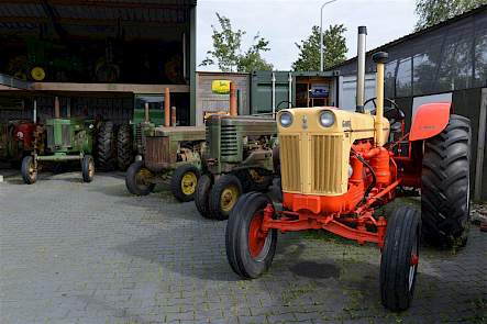 Deze tiptop gerestaureerde Case 900 ruilde Oord in op een John Deere.