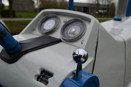 De bedieningshendel van de Select-O-Speed met daarnaast het mechanische display, waarop de gekozen versnelling kan worden afgelezen. De bak heeft tien versnellingen vooruit en twee achteruit.
