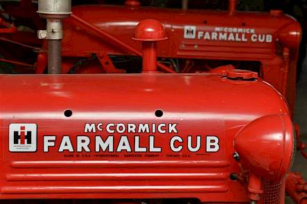Wim van Dam heeft twee Farmall Cubs. De &eacute;&eacute;n is ooit van de vader van zijn zwager geweest, de andere heeft dienst gedaan bij een loonwerker in de Wieringermeerpolder.