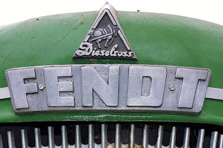 Het logo van Fendt: de Dieselross.