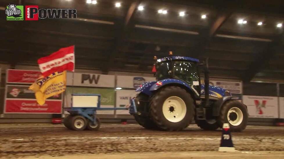 T7070 bij Tractorpulling Indoor Zwolle 2012