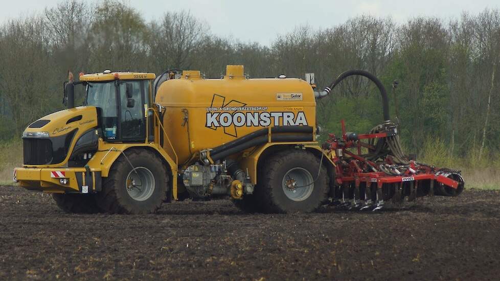 Loonbedrijf Koonstra uit Balkbrug plaatsspecifiek bemesten Trekkerweb