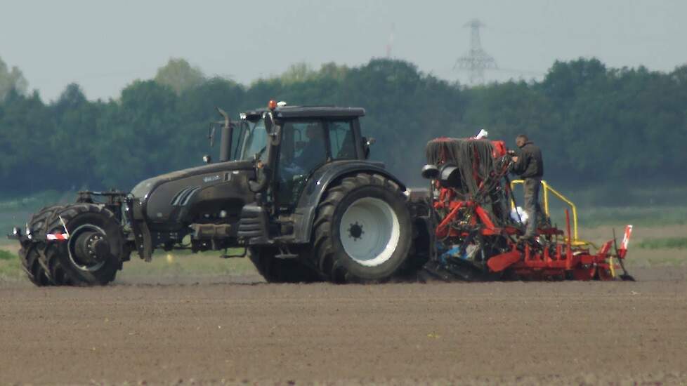 Valtra Trike Agrivision BV Valtra T171 Advance Trekkerweb