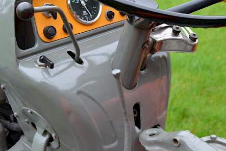 Het dashboard van de Same 240.