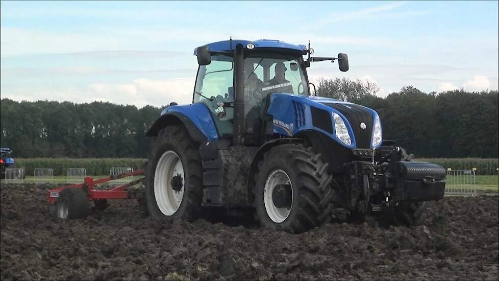 New Holland T8.360 en Evers Sumba testdrive Trekkerweb.nl