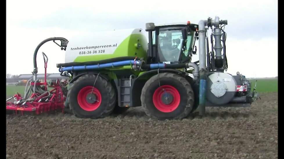 Demo toedienen dierlijke mest in aardappelen