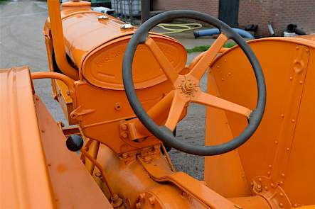 De uiterste sobere werkplek van een Fordson N.