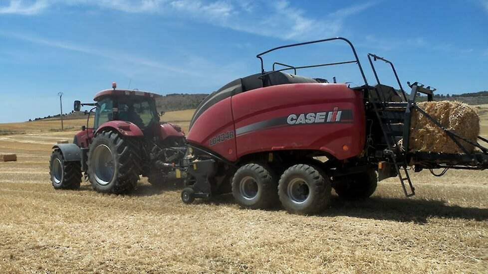 De nieuwe Case-IH LB434R balenpers Trekkerweb