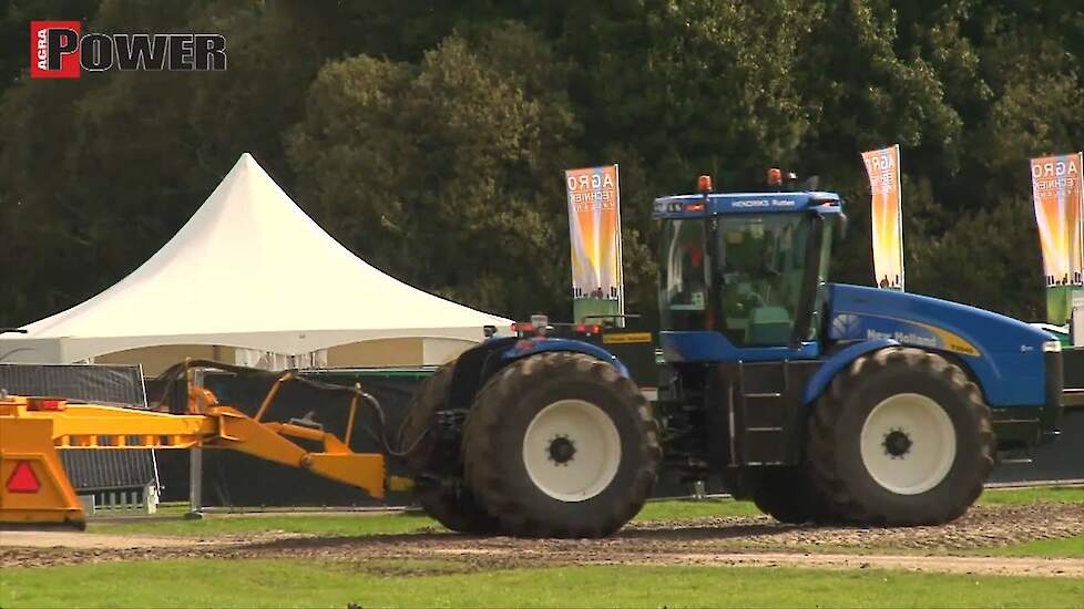 New Holland T9040 met kilverbak