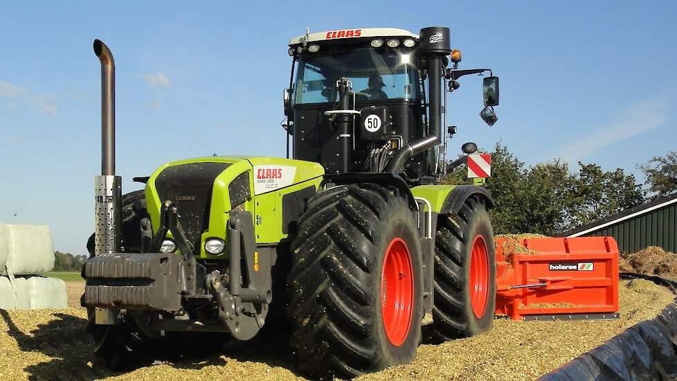 Claas Xerion 3800 Trac  VC op de maiskuil Trekkerweb