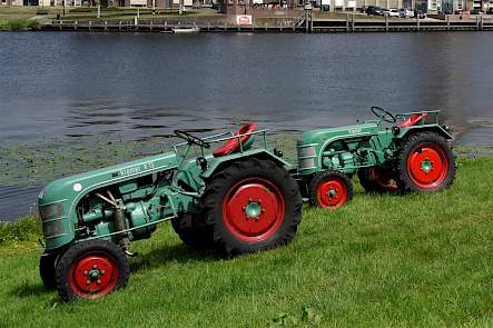 De K15 en de KL11 (rechts) waren de eerste twee trekkers die vader Rietman verkocht toen hij in 1956 dealer van Kramer werd.
