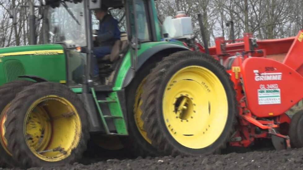 John Deere 6520 met Grimme GL34KG aan het poten - Trekkerweb