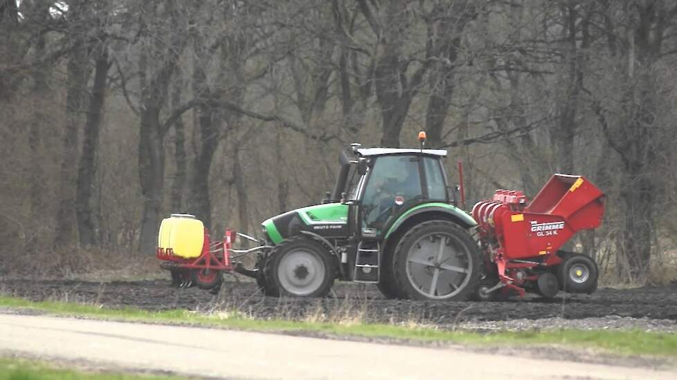 Ploegen en poten met Deutz Fahr - Trekkerweb