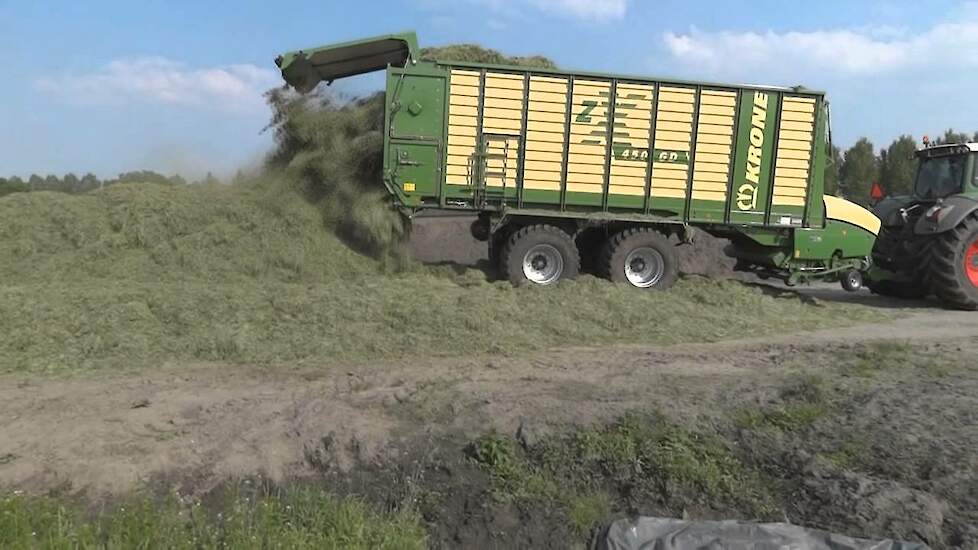 Krone ZX 450 GD opraap-doseerwagens - Trekkerweb