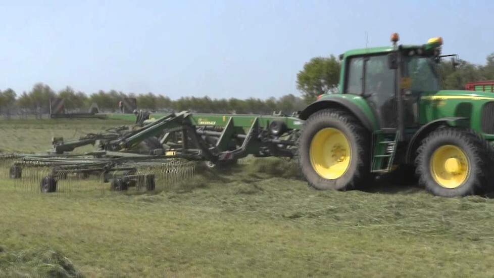 KRONE Swadro 1400 Plus 4 elements hark Trekkerweb