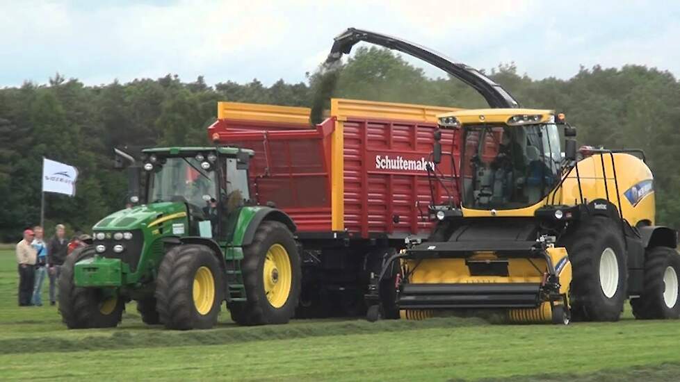 Schuitemaker opraap- en silagewagens - Trekkerweb  loonwerkvelddagen