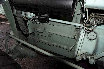 De motor van de M.A.N. is een zogenoemde M-motor, die de dieselolie niet in vernevelde vorm, maar in dampvorm krijgt ingespoten. Dat zorgt voor een betere verbranding, waardoor de motor volgens M.A.N. stiller, zuiniger en krachtiger.