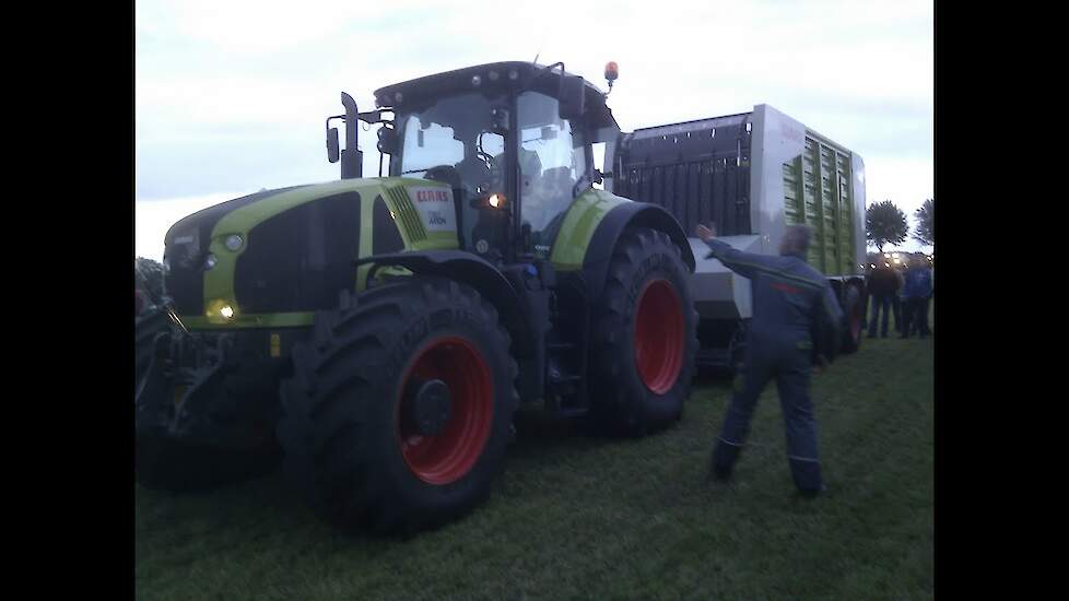 Claas Axion 930 in Claas HOOIBOUW demo Aalten 2013  eXtra trekker - landbouw transportbedrijf