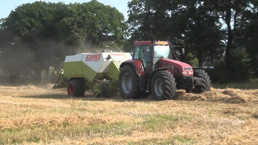 Persen met Case IH CS 150 en Claas Quadrant 2200 - Trekkerweb