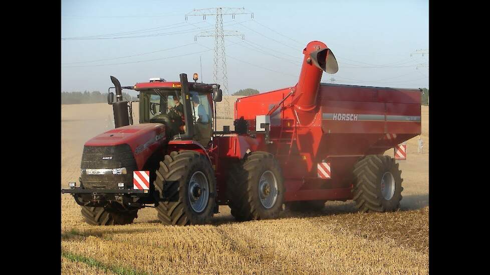 Graantransport met Case-IH Steiger 450 en Horsch Trekkerweb