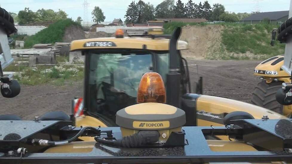 Challenger Rogator on board(roof) Trekkerweb