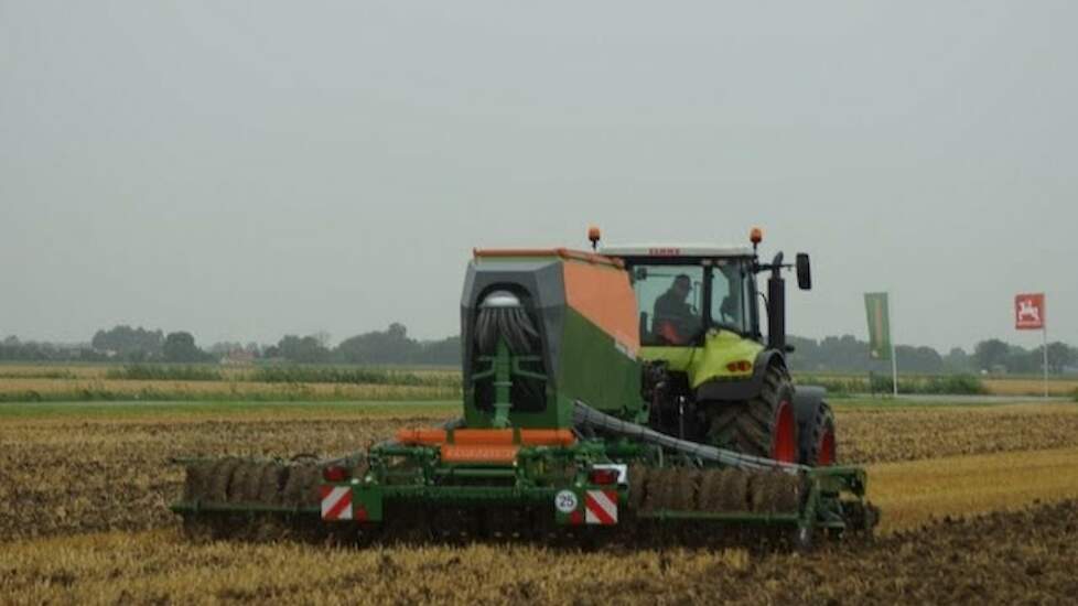 Amazone Veld demo minimale grondbewerking Hellevoetsluis Trekkerweb