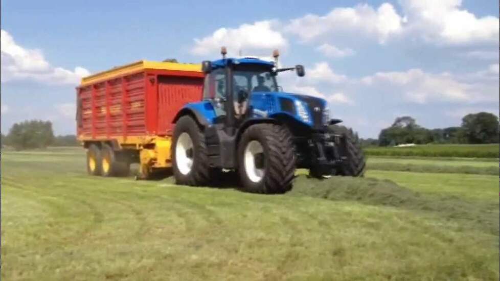 Primeur New Holland T8.420 Auto Command  Trekkerweb