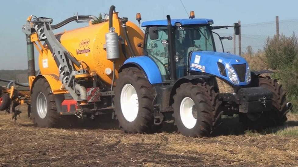 Graanstoppel bemesten met New Holland Trekkerweb