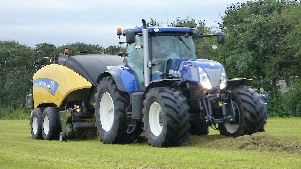 New Holland BigBaler 1270 Cropcutter Trekkerweb Blue Power