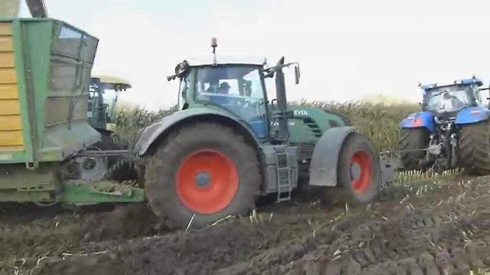 Krone 580 Prototype  op zwaar perceel in de modder maisoogst Trekkerweb 580 big x maisernte