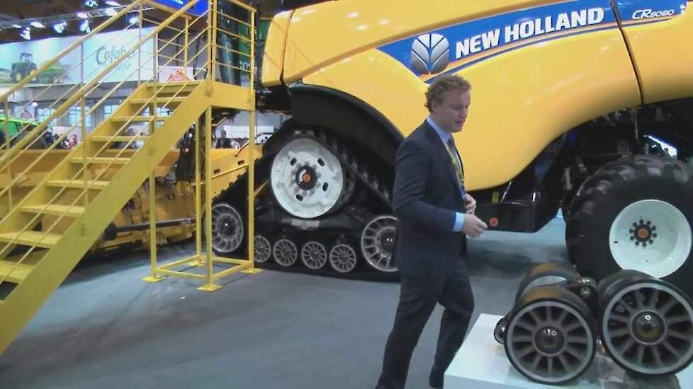 New Holland SmartTrax™ met Terraglide™-systeem Trekkerweb Agribex 2013