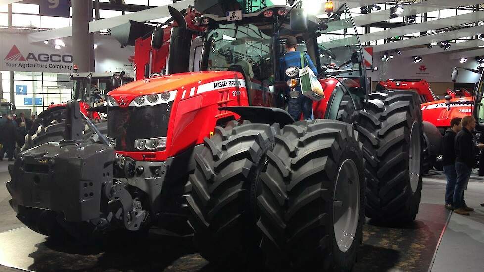 Massey Ferguson 8737 met 400 PK op de Agritechnica