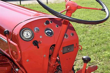 Het dashboard van de Allgaier A116 is nog eenvoudiger dan dat van de Deutz D15.