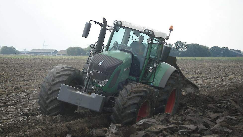 Fendt 939 aan het diepploegen - Tiefpflügen mit Fendt 939 Trekkerweb