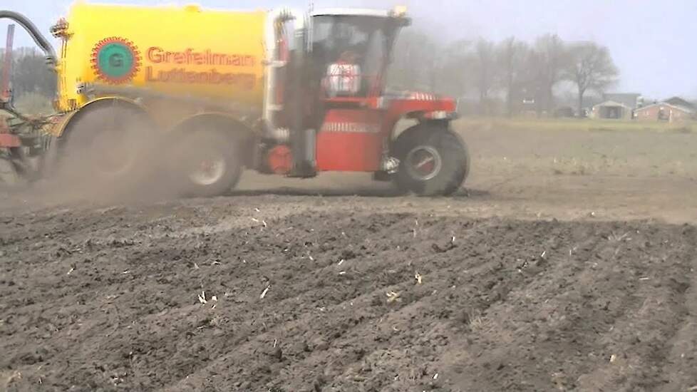 Doseerapparatuur op Vervaet hydrotrike van Loonbedrijf Grefelman Luttenberg - Trekkerweb