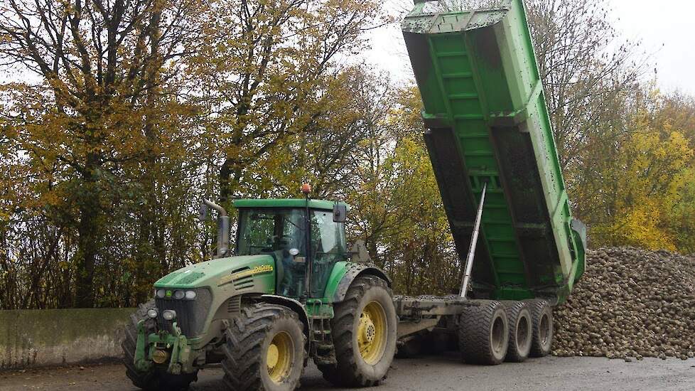 John Deere 7820 met Miedema Stronga BL 850 bietentransport Trekkerweb